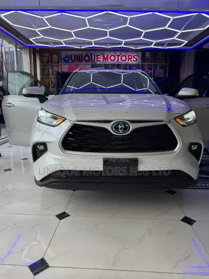Toyota Highlander Hybrid 2024 White