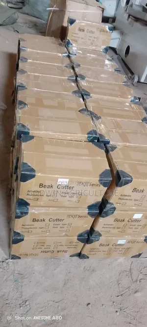 Beak Cutter Machine