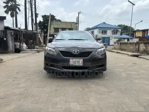 Toyota Camry SE 4dr Sedan (2.5L 4cyl 6AM) 2010 Gray