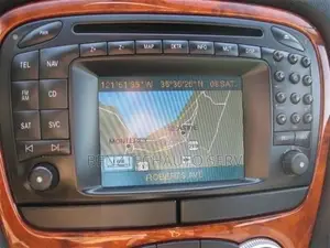 203 Mercedes Benz Stereo