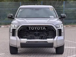 Toyota Tundra Limited CrewMax 5.5' Bed 2024 Silver