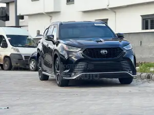 Toyota Highlander XSE 2021 Black