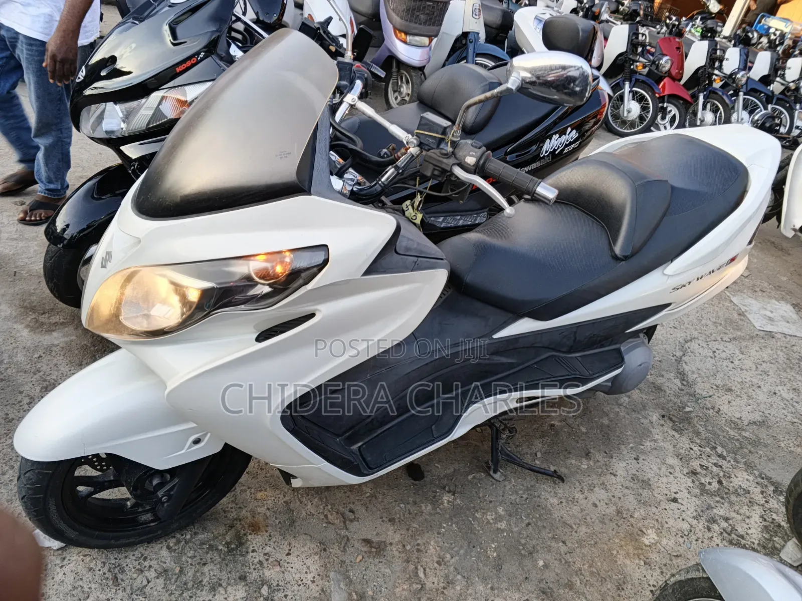 Suzuki 2010 White