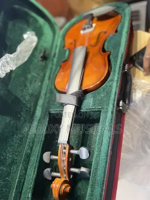 Yamaha 4/4 Violin Brown Color