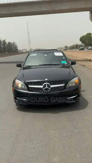 Mercedes-Benz C300 Sport 4Matic Sedan AWD (3.0L 6cyl 7A) 2011 Black