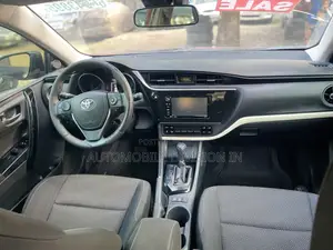 Toyota Corolla 2017 Red