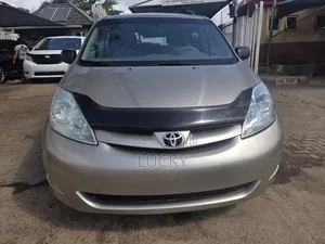 Toyota Sienna CE AWD 2006 Gold
