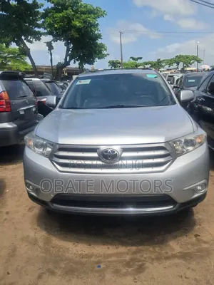 Toyota Highlander Limited 3.5l 4WD 2013 Silver