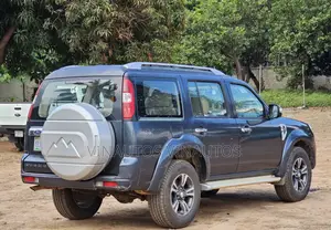 Ford Everest 2012 Gray