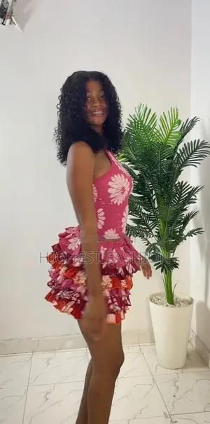 First Date Short Gown - Style 343