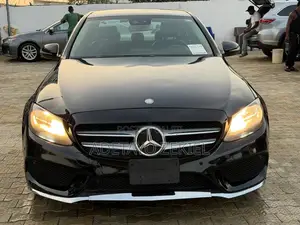 Mercedes-Benz C300 2016 Black