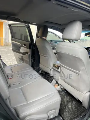 Toyota Highlander XLE 4dr SUV AWD (3.5L 6cyl 6A) 2014 Green