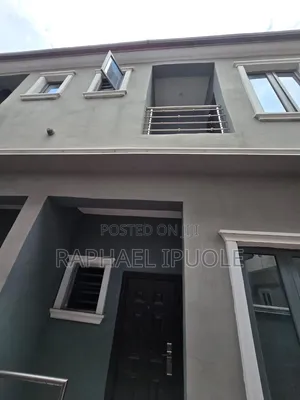 2bdrm Duplex in Omole Phase 2, Ikeja for rent
