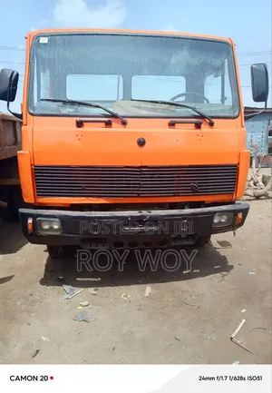 Distress Benz 814 Tipper