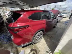 Toyota Highlander 2023 Red