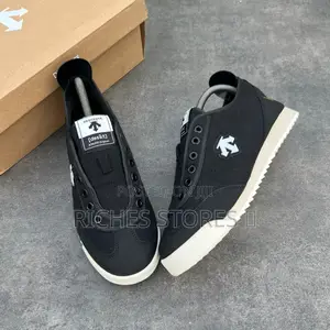 Premium Quality Descente Sneakers, No Lace White/Black Sneakers