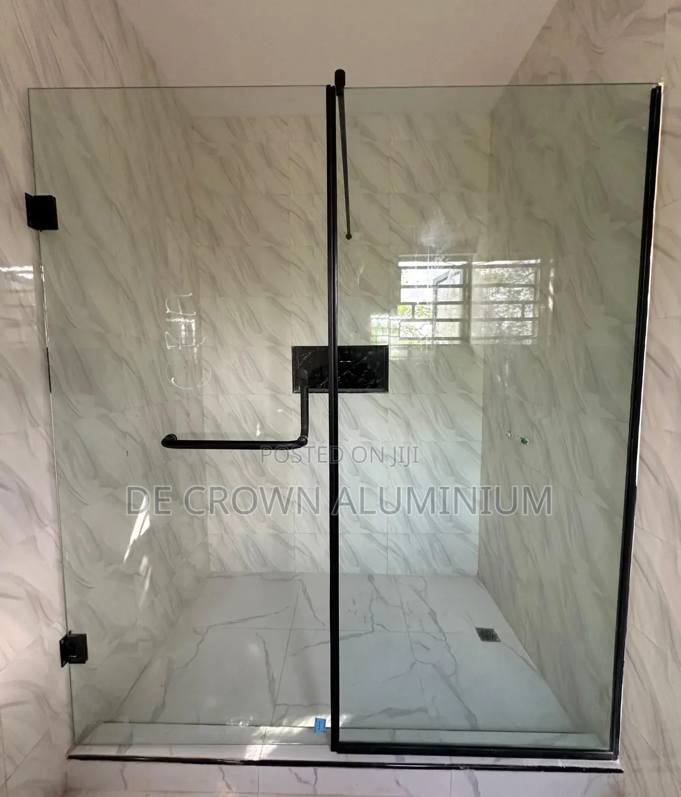 Luxury 10mm Tempered Shower Glass Cubicle With Black Set