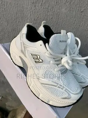 High Quality Balenciaga White Comfy Chunky Sole Sneakers