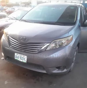 Toyota Sienna 2013 Gray