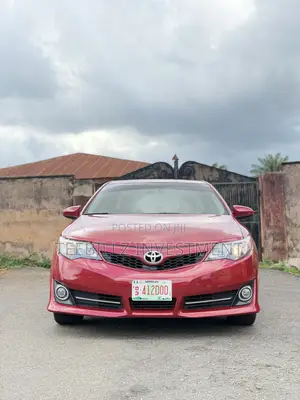 Toyota Camry SE 4dr Sedan (2.5L 4cyl 6A) 2013 Red
