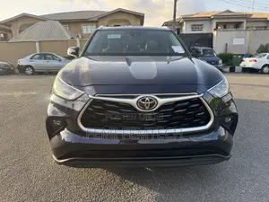 Toyota Highlander XLE AWD 2020 Blue
