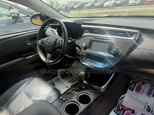 Toyota Avalon XLE 4dr Sedan (3.5L 6cyl 6A) 2014 Silver
