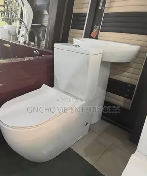 Executive Luxury Water Closet (Round)