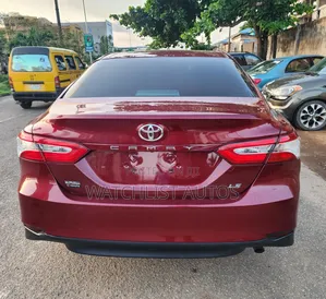 Toyota Camry LE FWD (2.5L 4cyl 8AM) 2018 Red