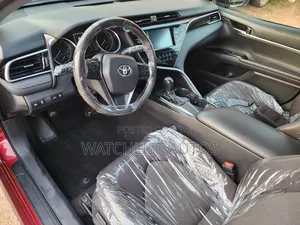 Toyota Camry LE FWD (2.5L 4cyl 8AM) 2018 Red