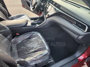 Toyota Camry LE FWD (2.5L 4cyl 8AM) 2018 Red
