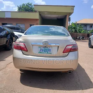Toyota Camry LE 4dr Sedan (2.4L 4cyl 5A) 2006 Gold