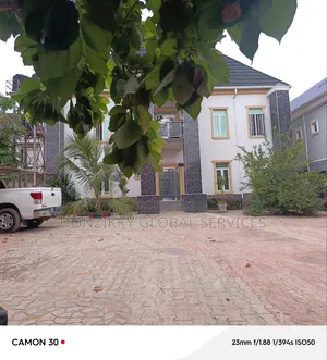 5bdrm Duplex in Ejigbo / Ejigbo for sale