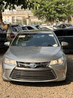 Toyota Camry XLE 4dr Sedan (2.5L 4cyl 6A) 2016 Silver