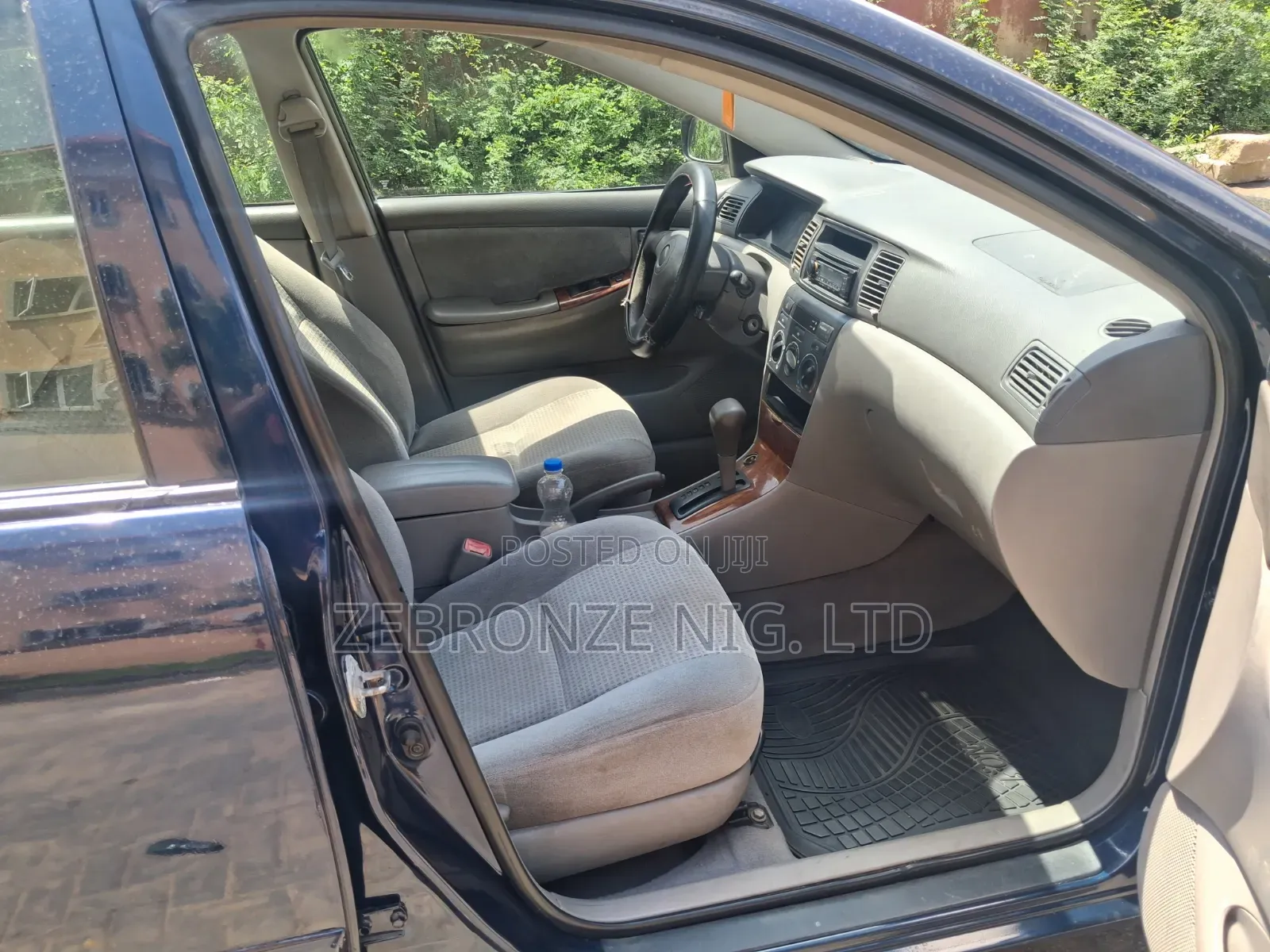 Toyota Corolla LE 2005 Blue