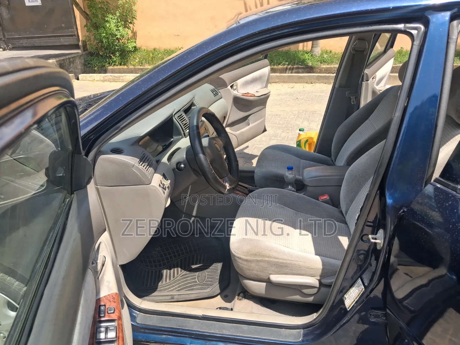 Toyota Corolla LE 2005 Blue