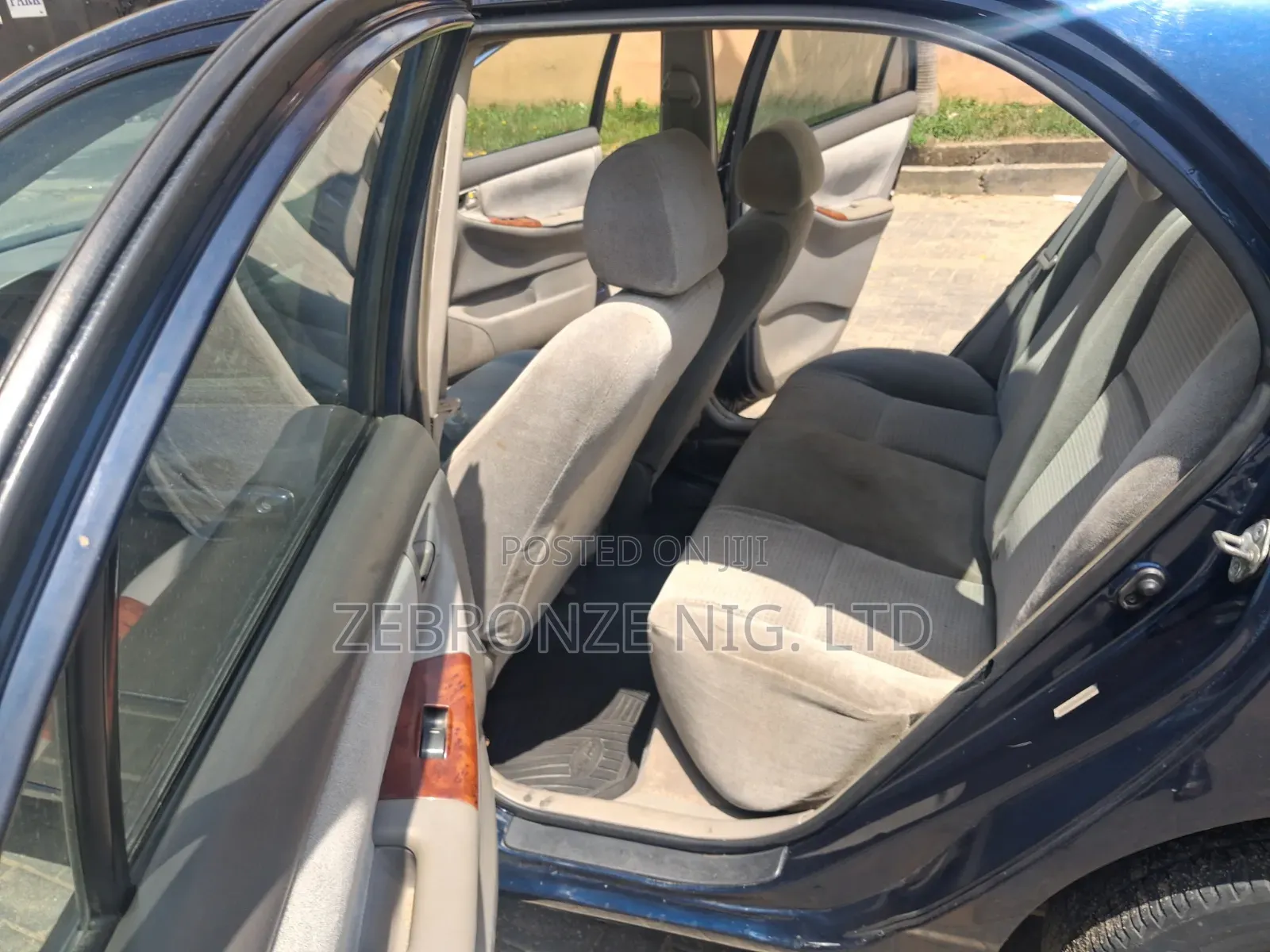 Toyota Corolla LE 2005 Blue