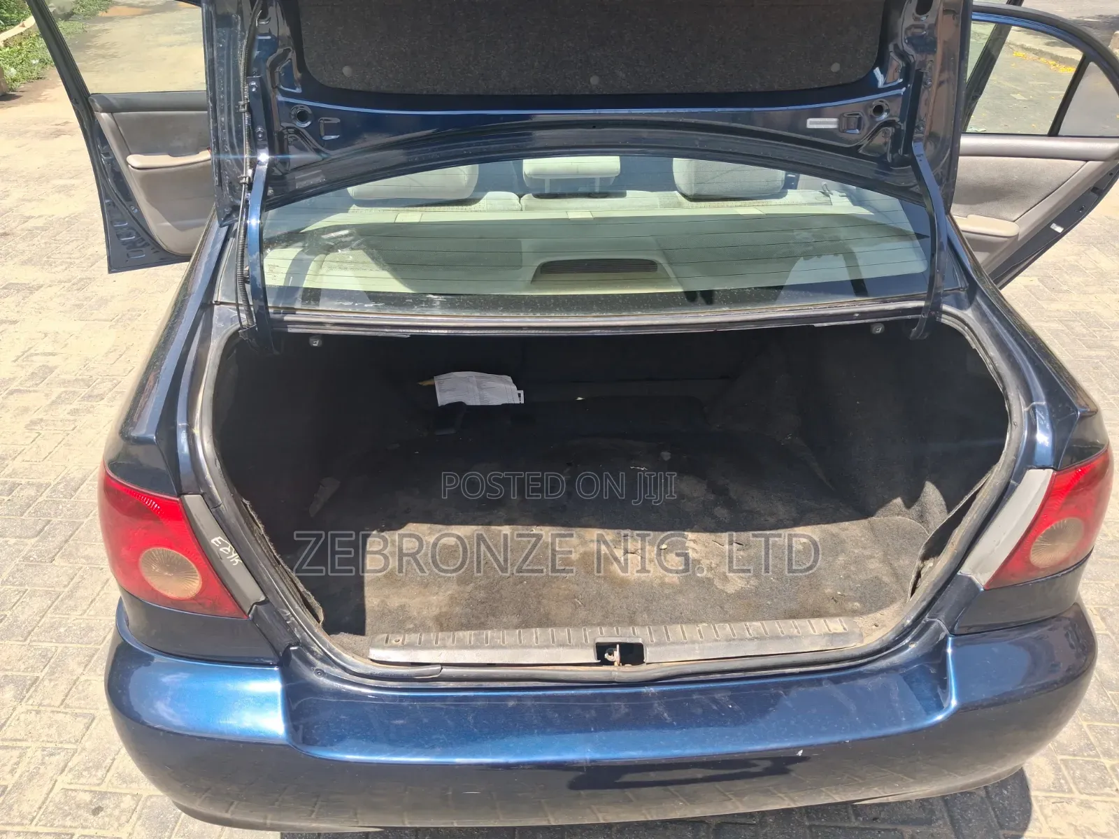 Toyota Corolla LE 2005 Blue