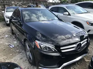 Mercedes-Benz C300 2016 Black