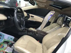 Toyota Avalon Touring Sedan FWD (3.5 6cyl 6A) 2017 White