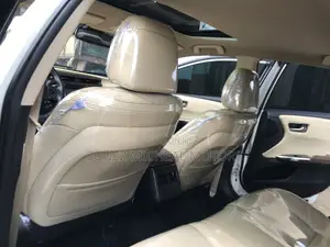 Toyota Avalon Touring Sedan FWD (3.5 6cyl 6A) 2017 White