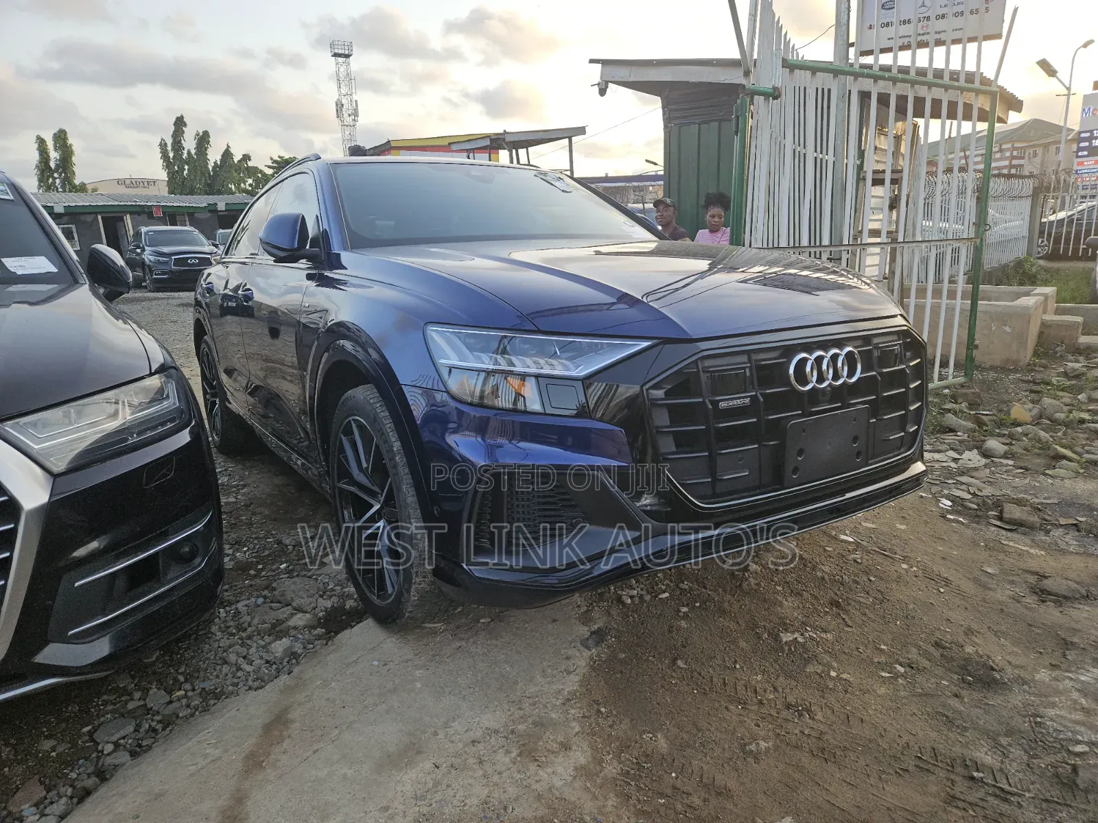 Audi Q8 2022 Blue