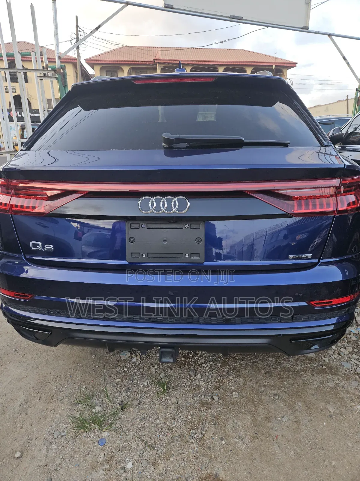 Audi Q8 2022 Blue