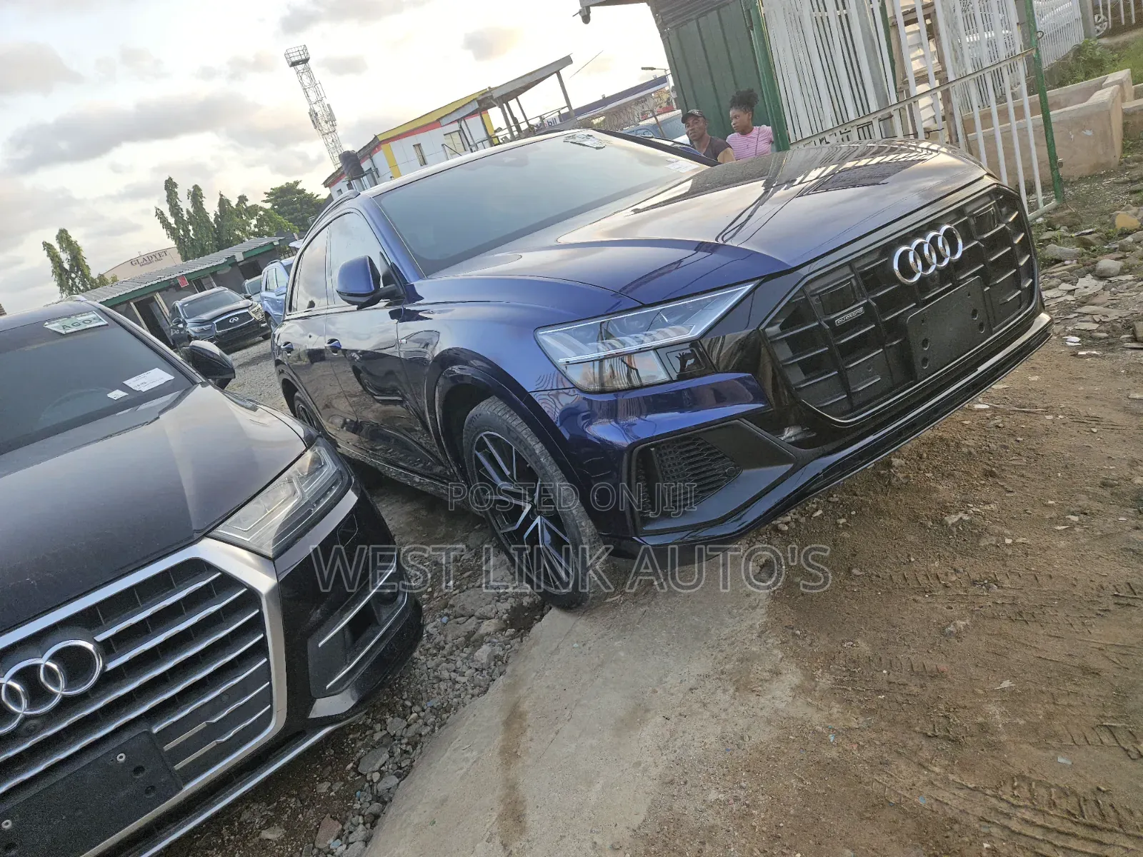 Audi Q8 2022 Blue
