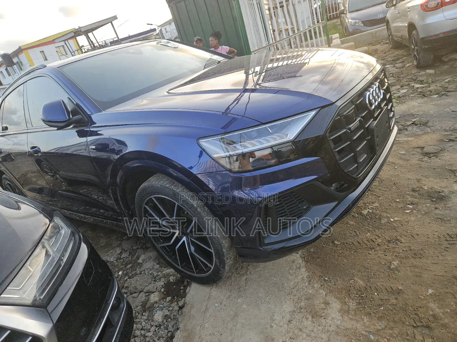 Audi Q8 2022 Blue