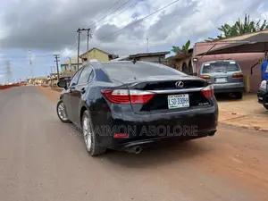 Lexus ES 2013 Black