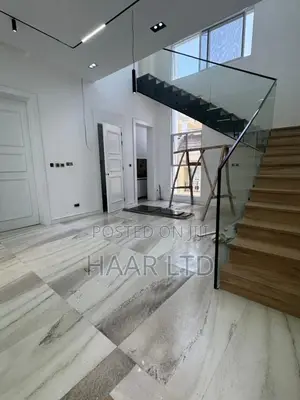 5bdrm Duplex in Osapa london for sale