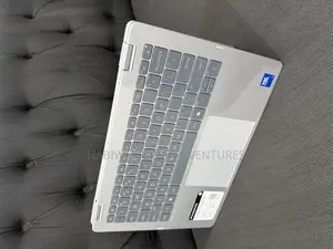 Laptop HP OmniBook 5 Flip 16GB Intel Core 7 SSD 512GB