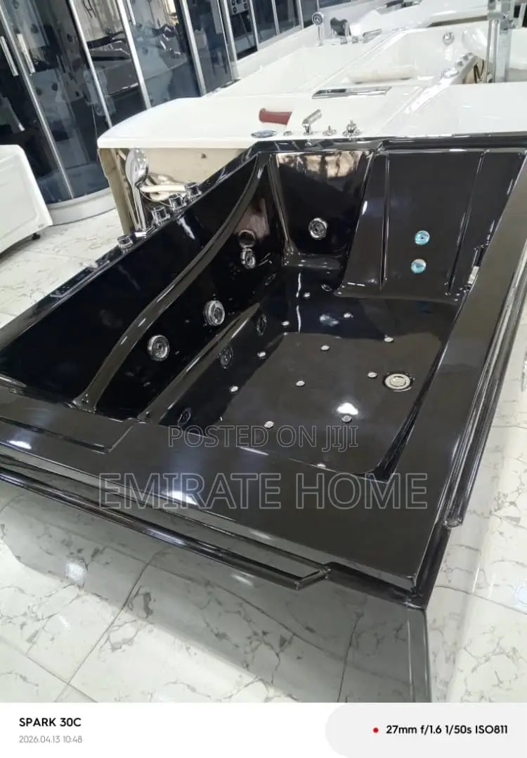 Black Double Jacuzzi With Complete Accessories
