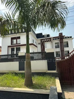 2bdrm Block of Flats in 64Crescent, Gwarinpa for sale