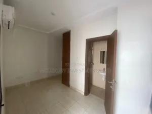 4bdrm Apartment in Ogun Street, Banana Island for rent
